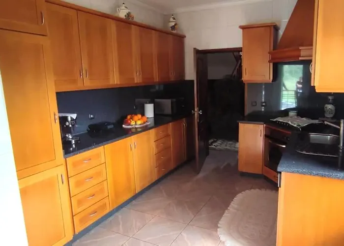 Casa 5 Quartos Em Bouro