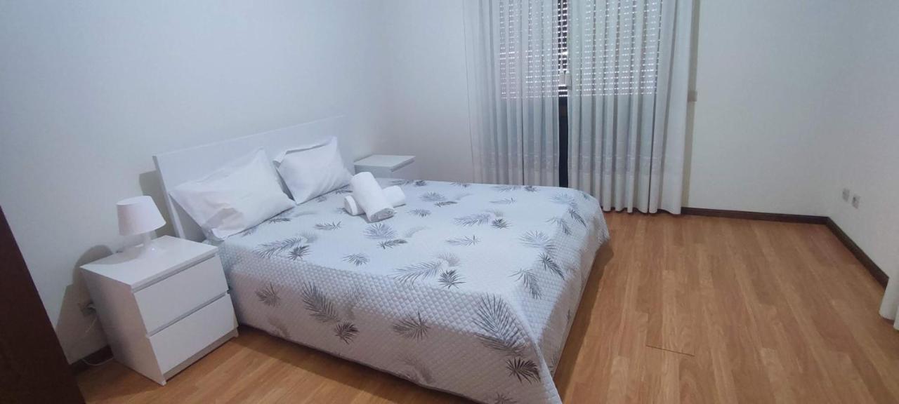 Casa 5 Quartos Em * Bouro
