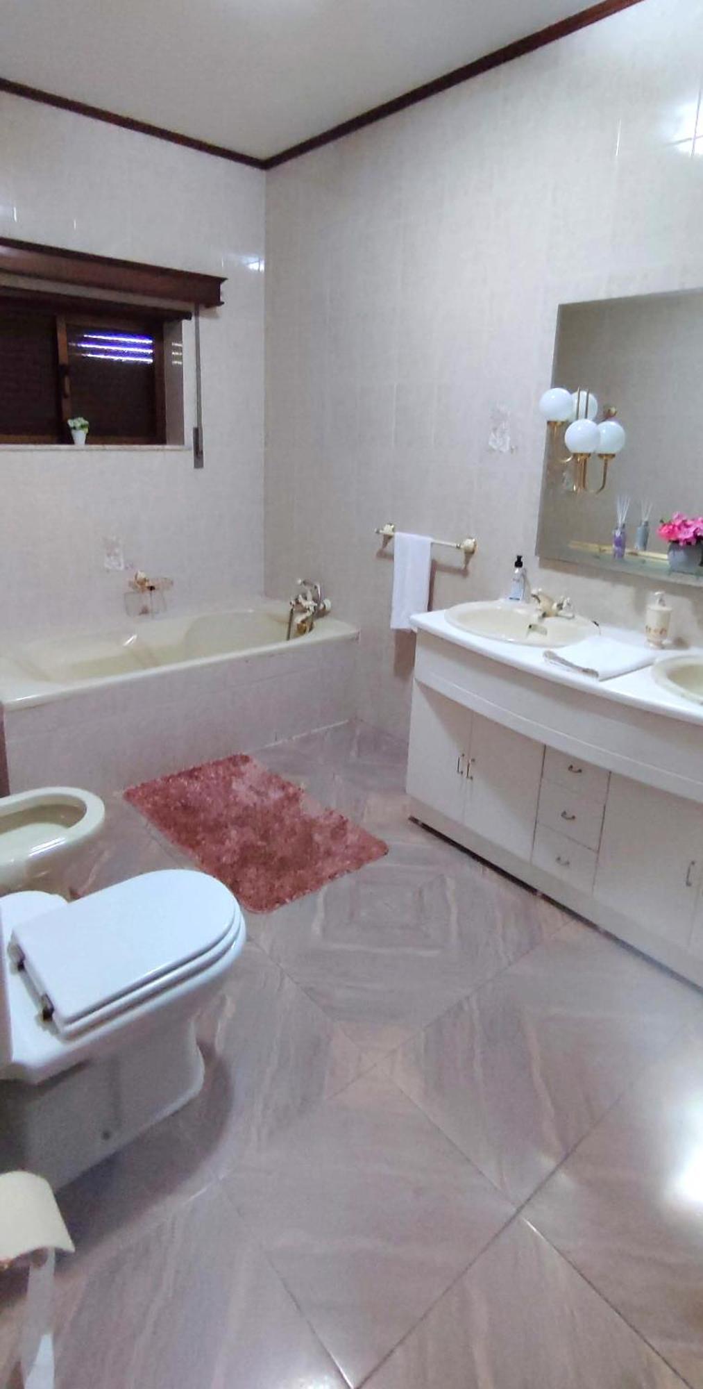 Casa 5 Quartos Em *